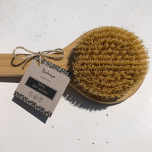 Load image into Gallery viewer, Close up of sisal dry brush head for exfoliating. 
